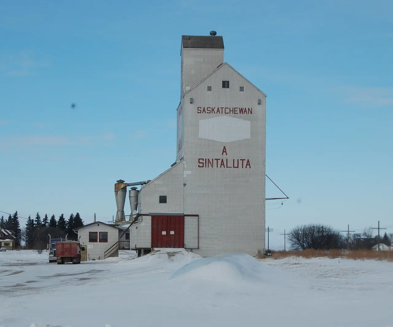 Grain elevator in winter, 2009